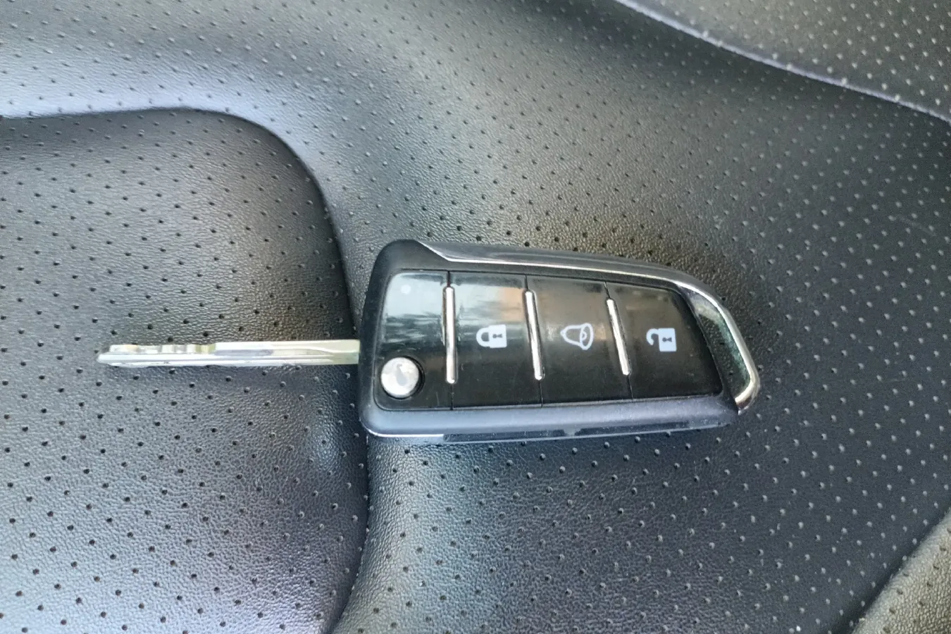 2019 JAC iEV7 BEV 35.2KWH,autocango,china used car exporter,china ev exporter,chinese used car exporter,chinese used ev exporter