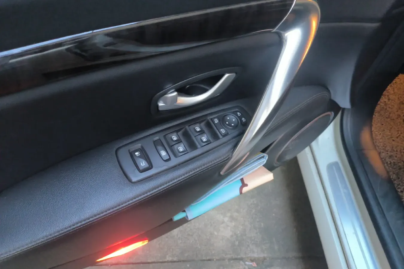 2012 Renault  Talisman 2.5L 190HP V6 6AT,autocango,china used car exporter,china ev exporter,chinese used car exporter,chinese used ev exporter