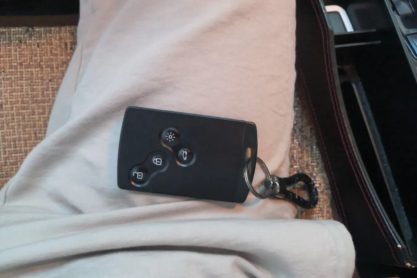 2012 Renault  Talisman 2.5L 190HP V6 6AT,autocango,china used car exporter,china ev exporter,chinese used car exporter,chinese used ev exporter