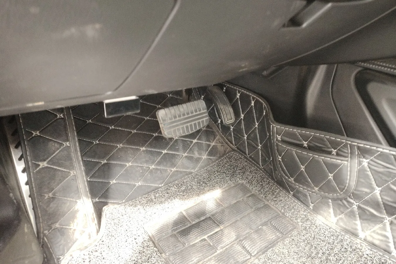 2016 Zotye Z700 1.8T 177HP L4 6DCT,autocango,china used car exporter,china ev exporter,chinese used car exporter,chinese used ev exporter