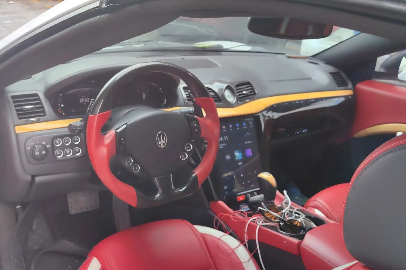 2010 Maserati GranCabrio 4.7L 439HP V8 6AT,autocango,china used car exporter,china ev exporter,chinese used car exporter,chinese used ev exporter
