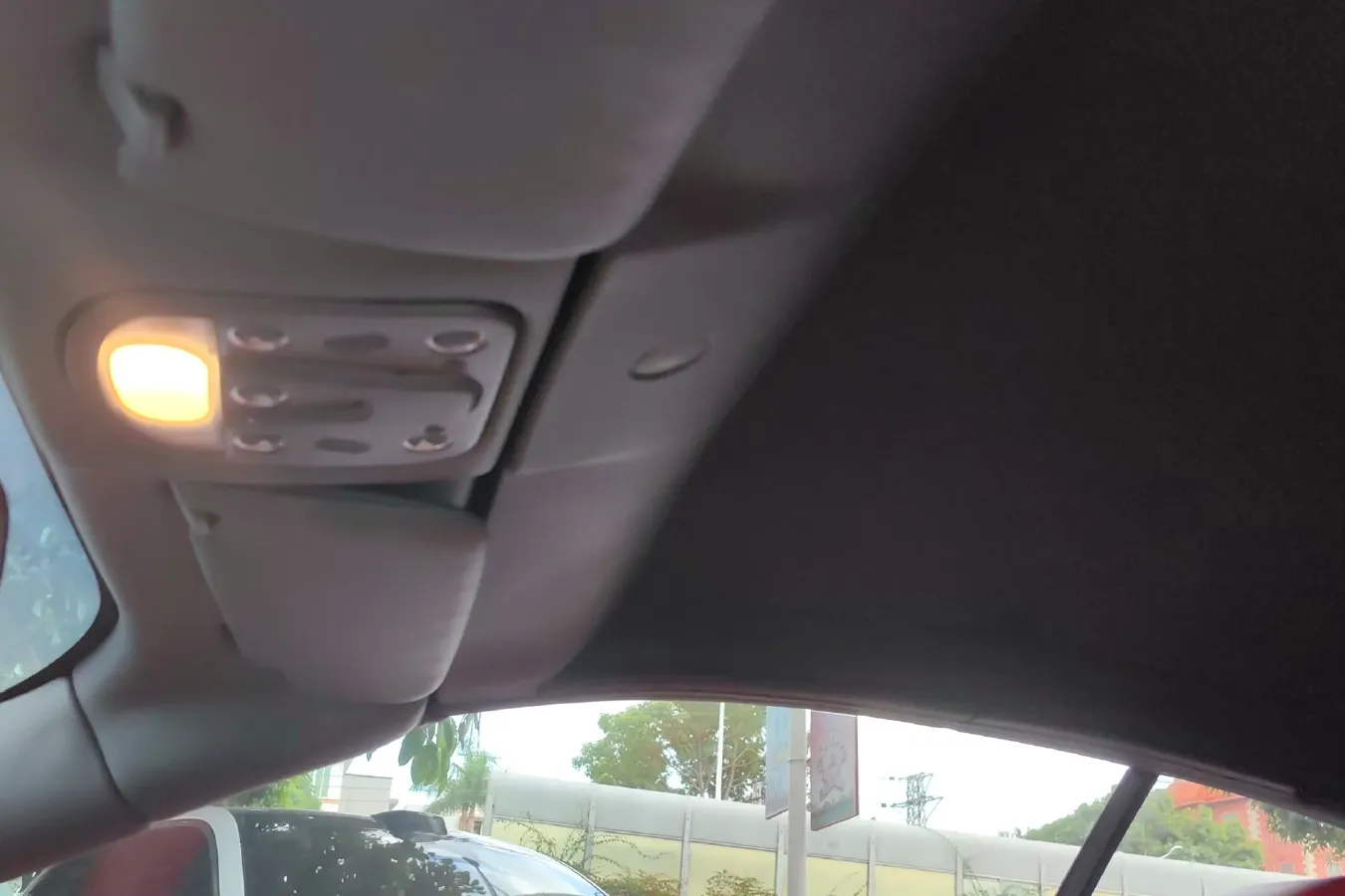 2010 Maserati GranCabrio 4.7L 439HP V8 6AT,autocango,china used car exporter,china ev exporter,chinese used car exporter,chinese used ev exporter