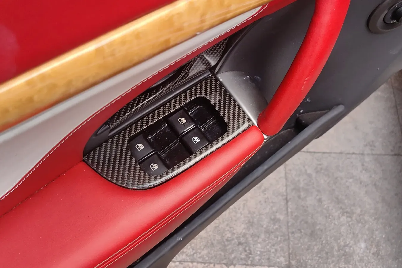 2010 Maserati GranCabrio 4.7L 439HP V8 6AT,autocango,china used car exporter,china ev exporter,chinese used car exporter,chinese used ev exporter