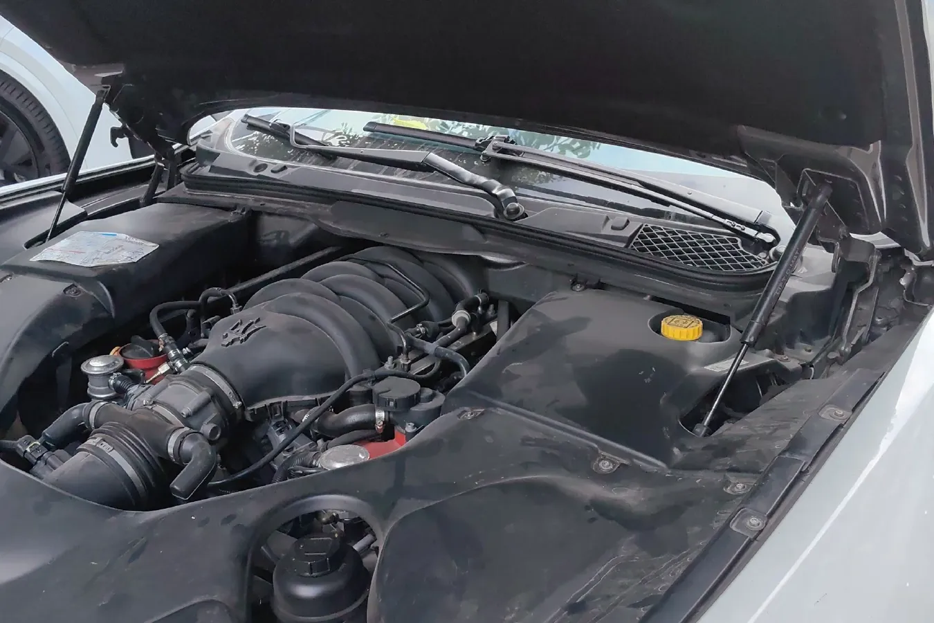 2010 Maserati GranCabrio 4.7L 439HP V8 6AT,autocango,china used car exporter,china ev exporter,chinese used car exporter,chinese used ev exporter