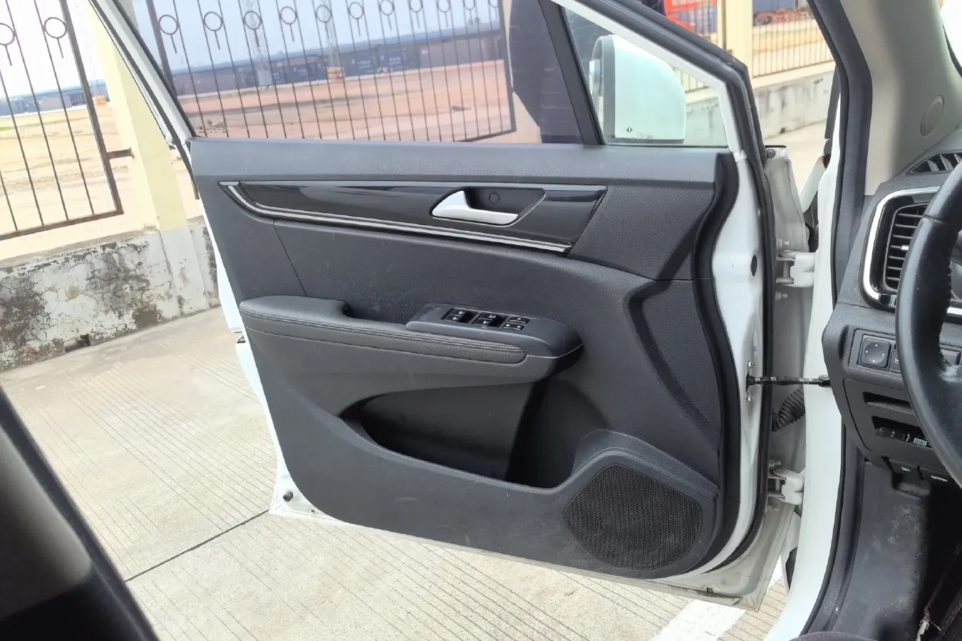 2017 DongFeng Aeolus AX5 1.4T 140HP L4 5MT,autocango,china used car exporter,china ev exporter,chinese used car exporter,chinese used ev exporter