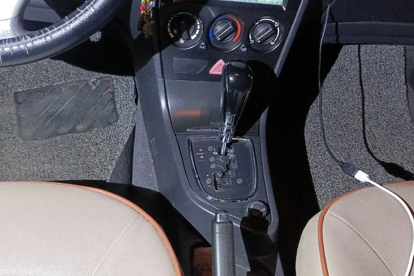 2014 DongFeng Aeolus S30 1.5L 116HP L4 4AT,autocango,china used car exporter,china ev exporter,chinese used car exporter,chinese used ev exporter