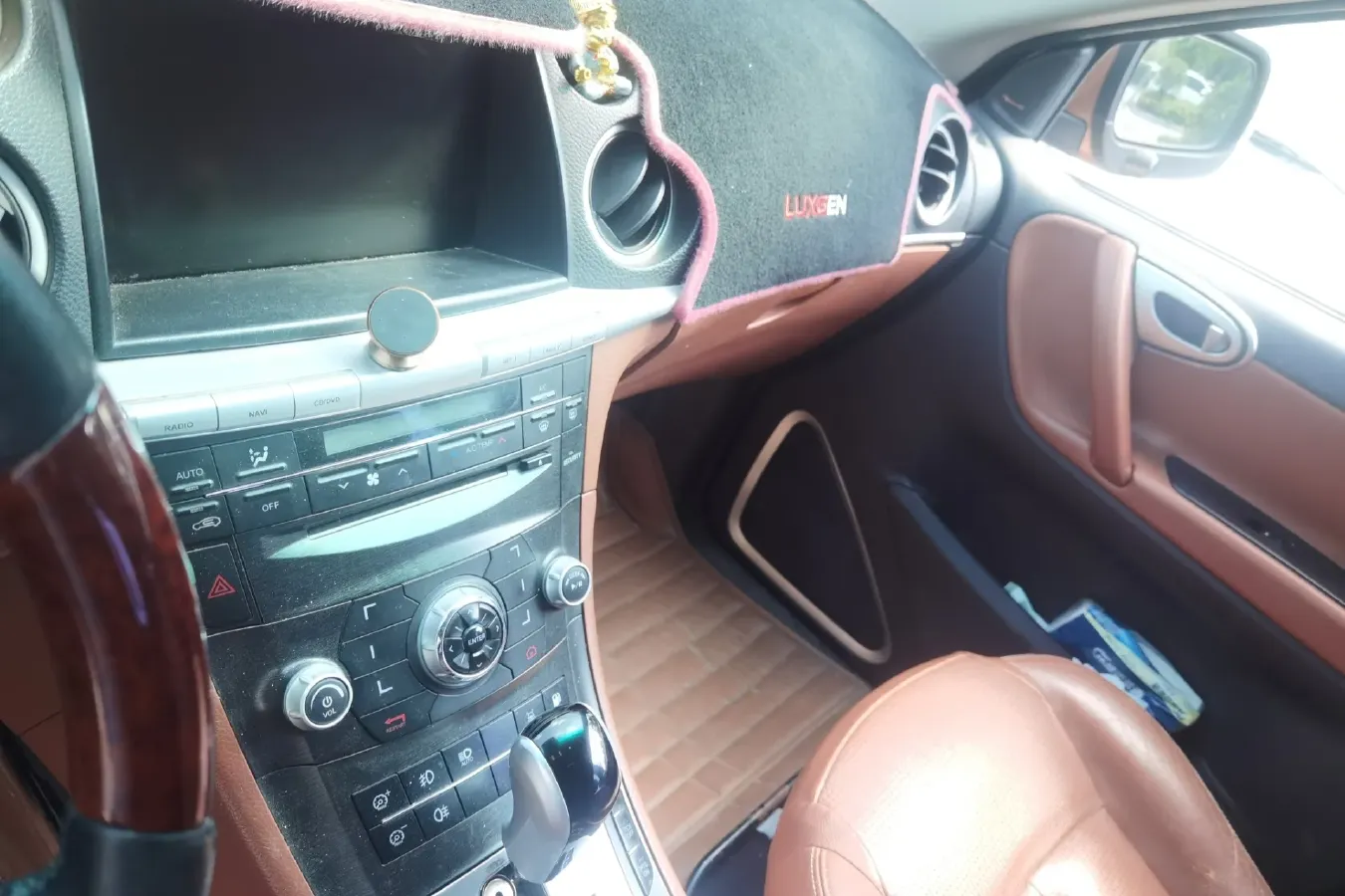 2013 Luxgen Grand7 SUV 2.2T 178HP L4 5AT,autocango,china used car exporter,china ev exporter,chinese used car exporter,chinese used ev exporter