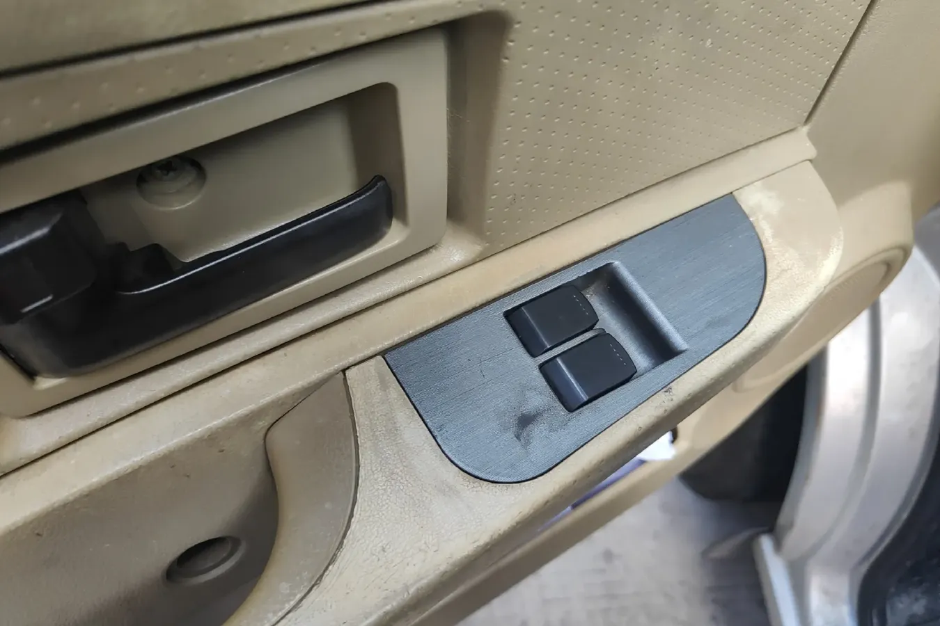 2012 DongFeng DFSK C37 1.4L 101HP L4 5MT,autocango,china used car exporter,china ev exporter,chinese used car exporter,chinese used ev exporter