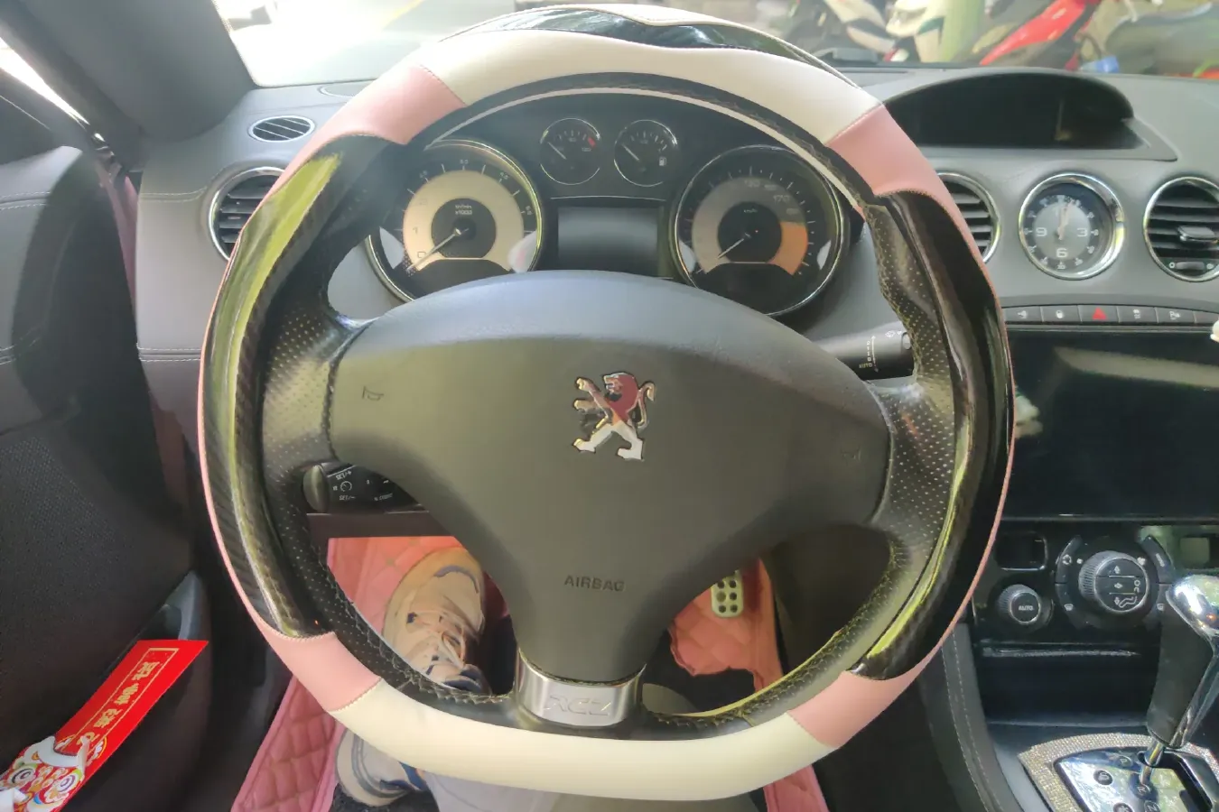 2011 Peugeot RCZ 1.6T 156HP L4 6AT,autocango,china used car exporter,china ev exporter,chinese used car exporter,chinese used ev exporter