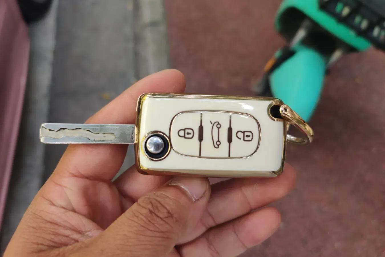 2011 Peugeot RCZ 1.6T 156HP L4 6AT,autocango,china used car exporter,china ev exporter,chinese used car exporter,chinese used ev exporter