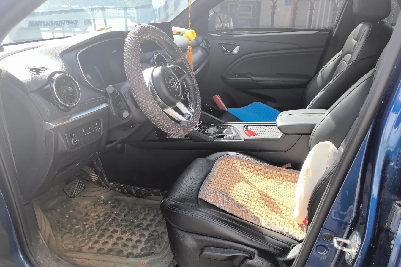 2019 DongFeng Fengon Fengon E3 Range Extended 84HP REEV 17.28KWH,autocango,china used car exporter,china ev exporter,chinese used car exporter,chinese used ev exporter