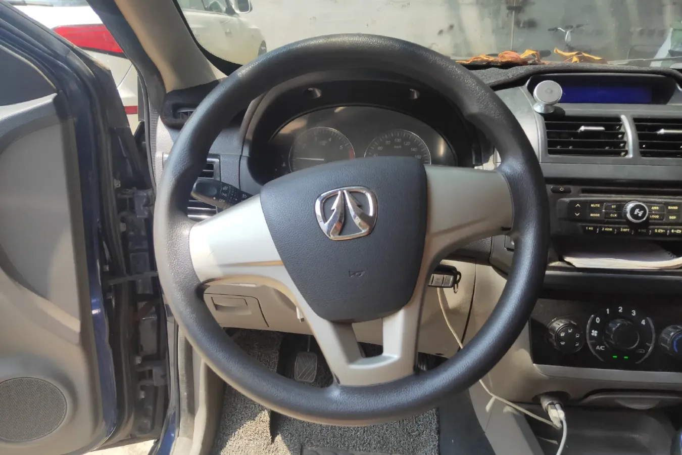 2014 BAIC WeiWang M20 1.5L 102HP L4 5MT,autocango,china used car exporter,china ev exporter,chinese used car exporter,chinese used ev exporter