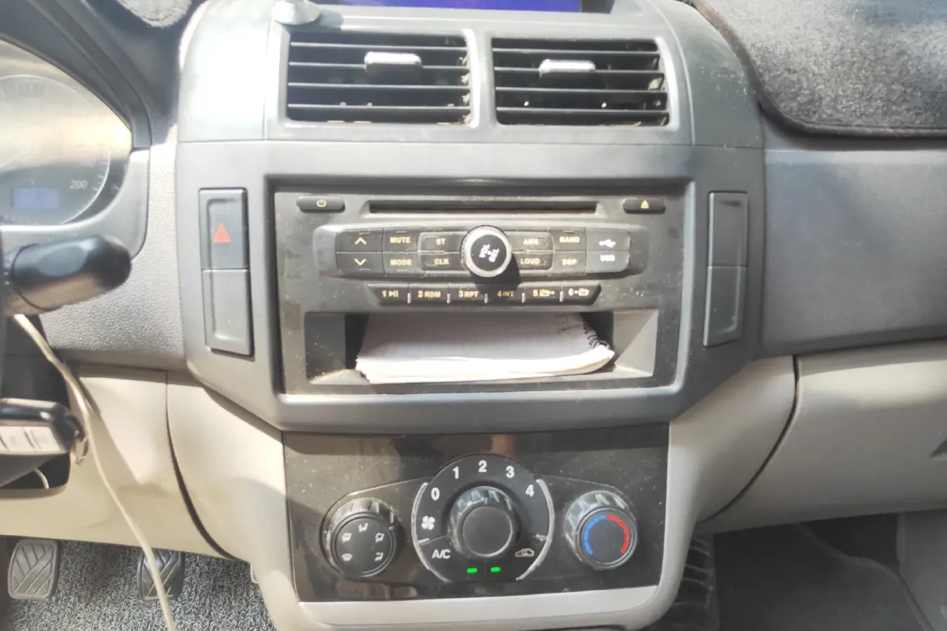 2014 BAIC WeiWang M20 1.5L 102HP L4 5MT,autocango,china used car exporter,china ev exporter,chinese used car exporter,chinese used ev exporter