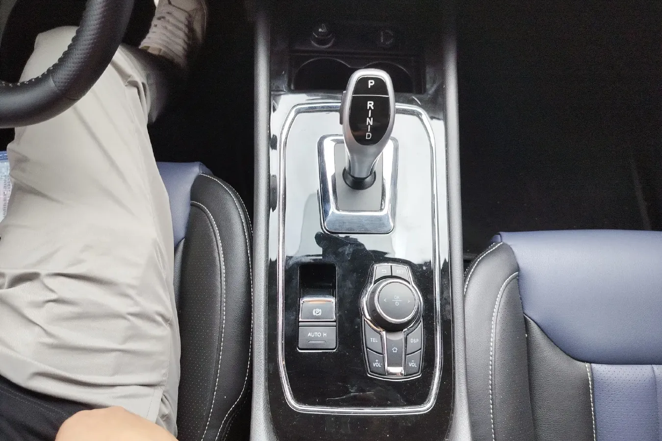 2019 DongFeng Fengon 580 1.8L 133HP L4 E-CVT PHEV 12.69KWH,autocango,china used car exporter,china ev exporter,chinese used car exporter,chinese used ev exporter