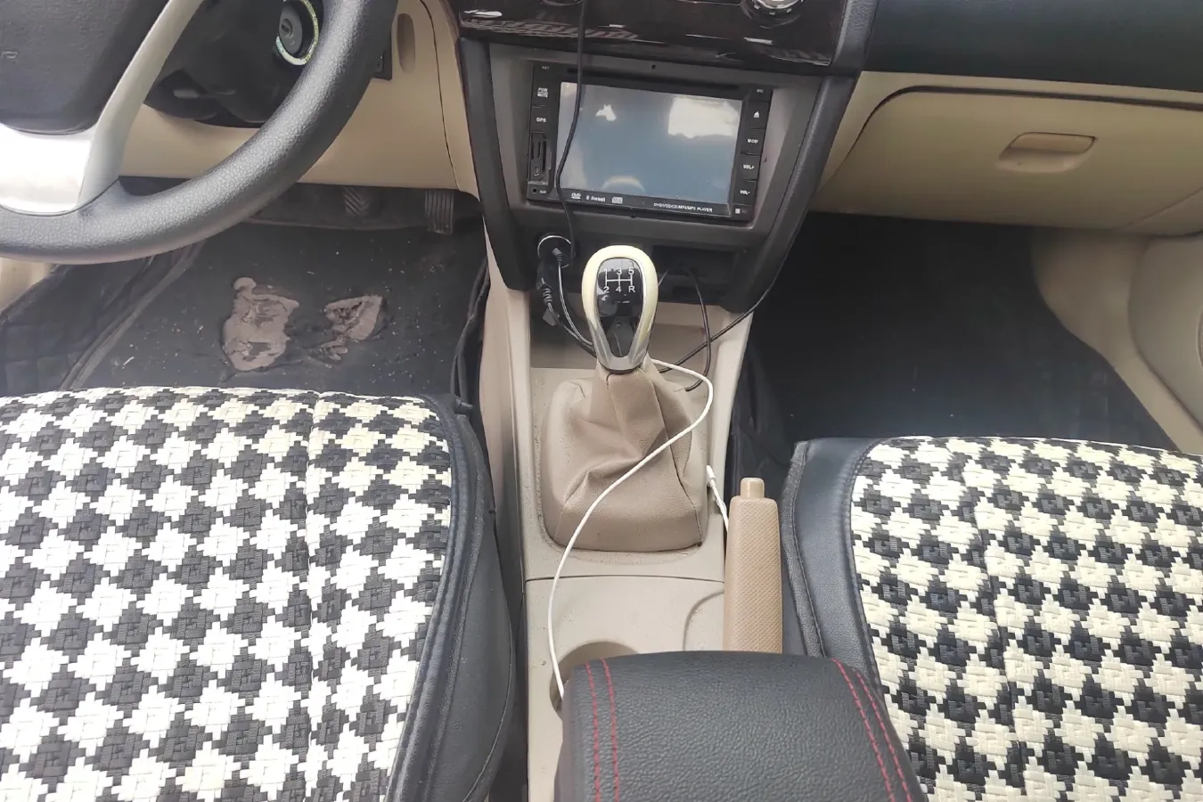 2014 Soueast V3 1.5L 120HP L4 5MT,autocango,china used car exporter,china ev exporter,chinese used car exporter,chinese used ev exporter