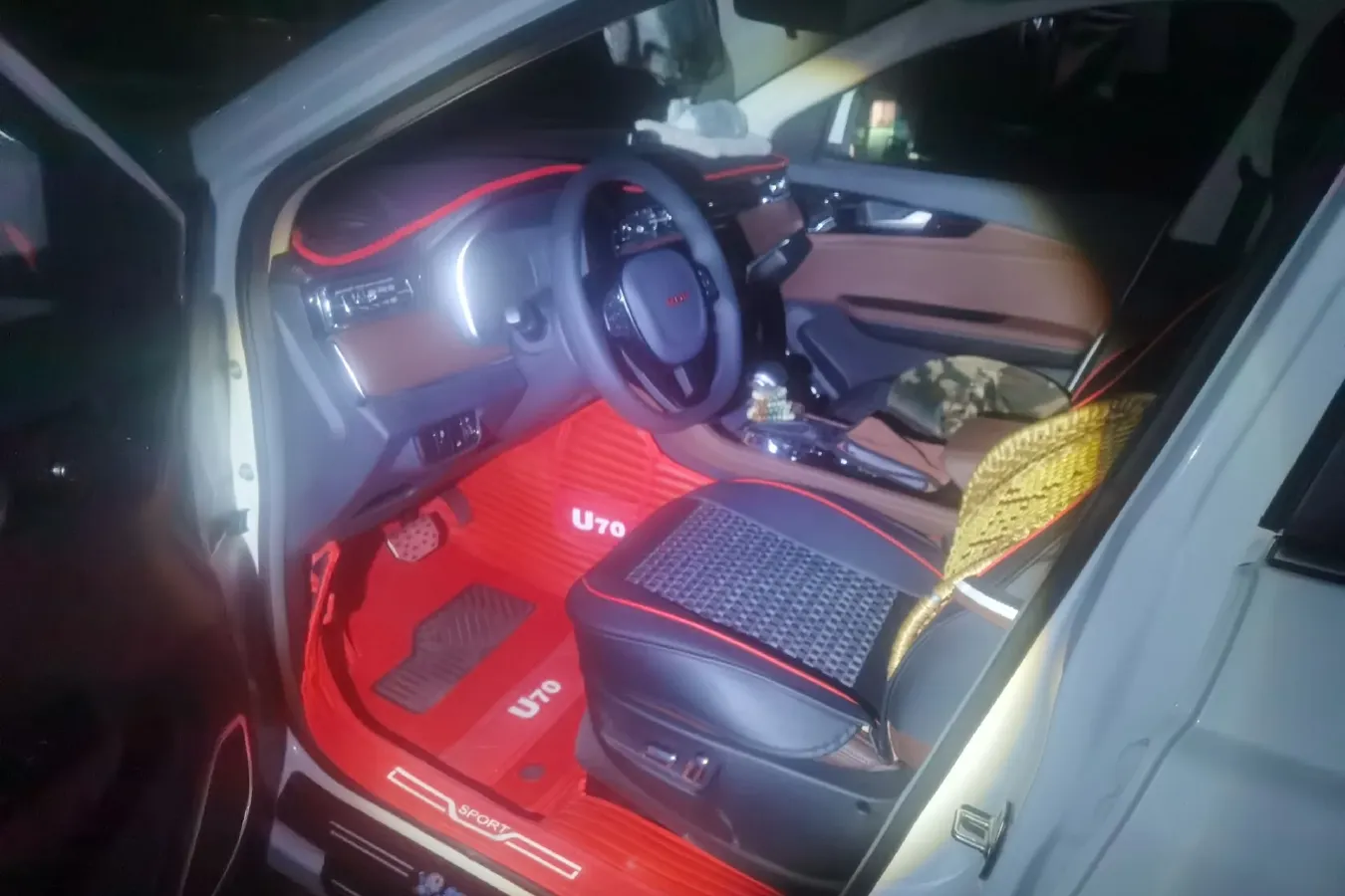 2022 VGV U70Pro 1.5T 156HP L4 6AT,autocango,china used car exporter,china ev exporter,chinese used car exporter,chinese used ev exporter