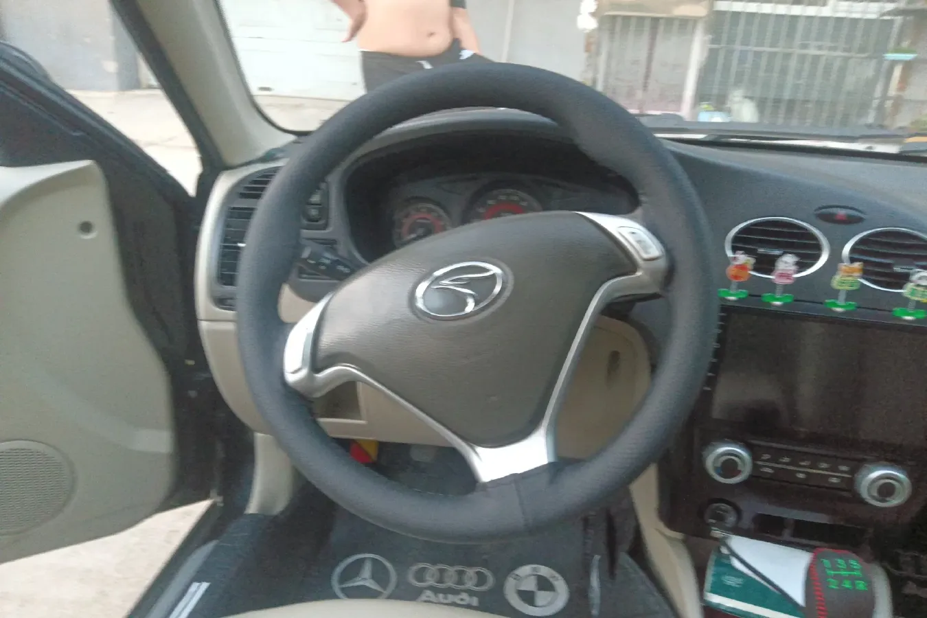 2011 Soueast V3 1.5L 120HP L4 5MT,autocango,china used car exporter,china ev exporter,chinese used car exporter,chinese used ev exporter