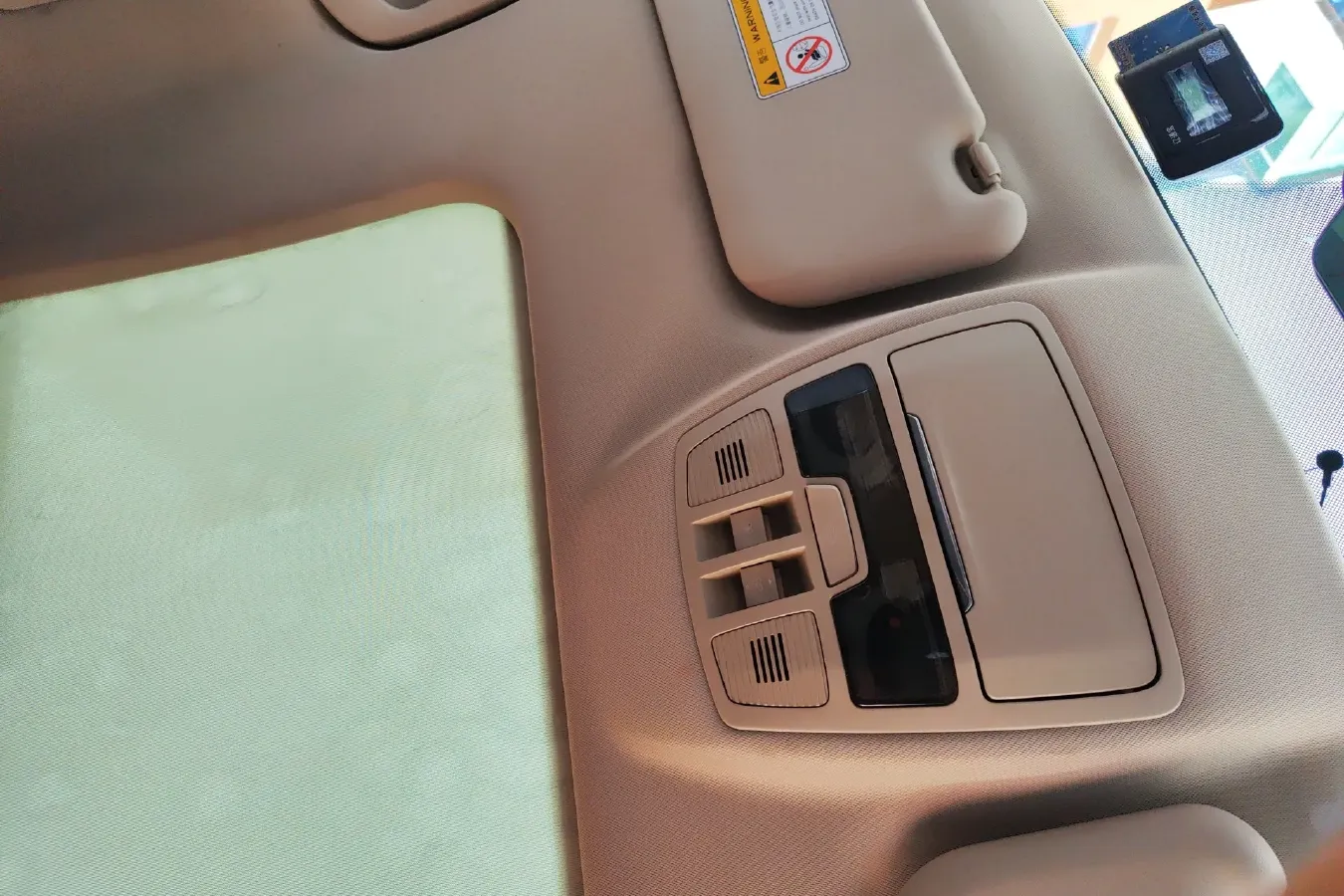 2018 FAW Senia R9 1.2T 143HP L4 5MT,autocango,china used car exporter,china ev exporter,chinese used car exporter,chinese used ev exporter