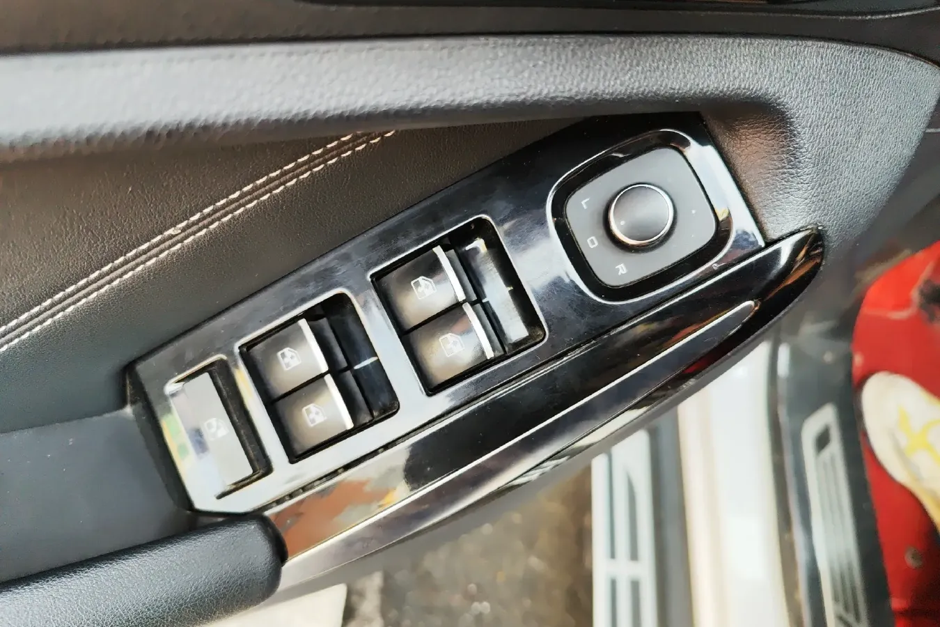 2018 FAW Senia R9 1.2T 143HP L4 5MT,autocango,china used car exporter,china ev exporter,chinese used car exporter,chinese used ev exporter