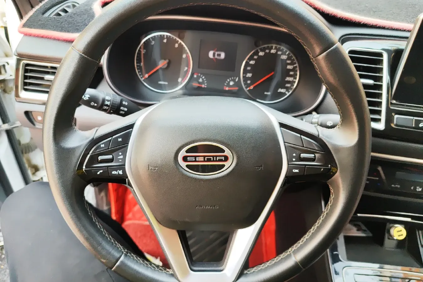 2018 FAW Senia R9 1.2T 143HP L4 5MT,autocango,china used car exporter,china ev exporter,chinese used car exporter,chinese used ev exporter