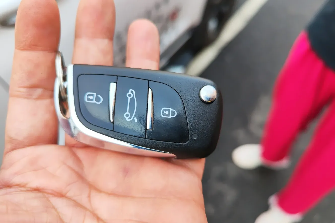 2018 FAW Senia R9 1.2T 143HP L4 5MT,autocango,china used car exporter,china ev exporter,chinese used car exporter,chinese used ev exporter