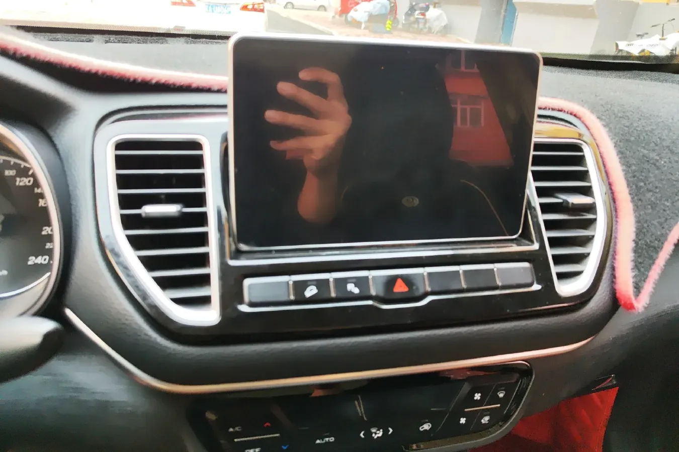 2018 FAW Senia R9 1.2T 143HP L4 5MT,autocango,china used car exporter,china ev exporter,chinese used car exporter,chinese used ev exporter