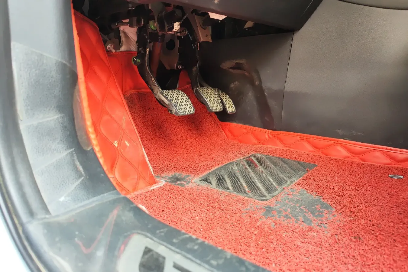 2018 FAW Senia R9 1.2T 143HP L4 5MT,autocango,china used car exporter,china ev exporter,chinese used car exporter,chinese used ev exporter