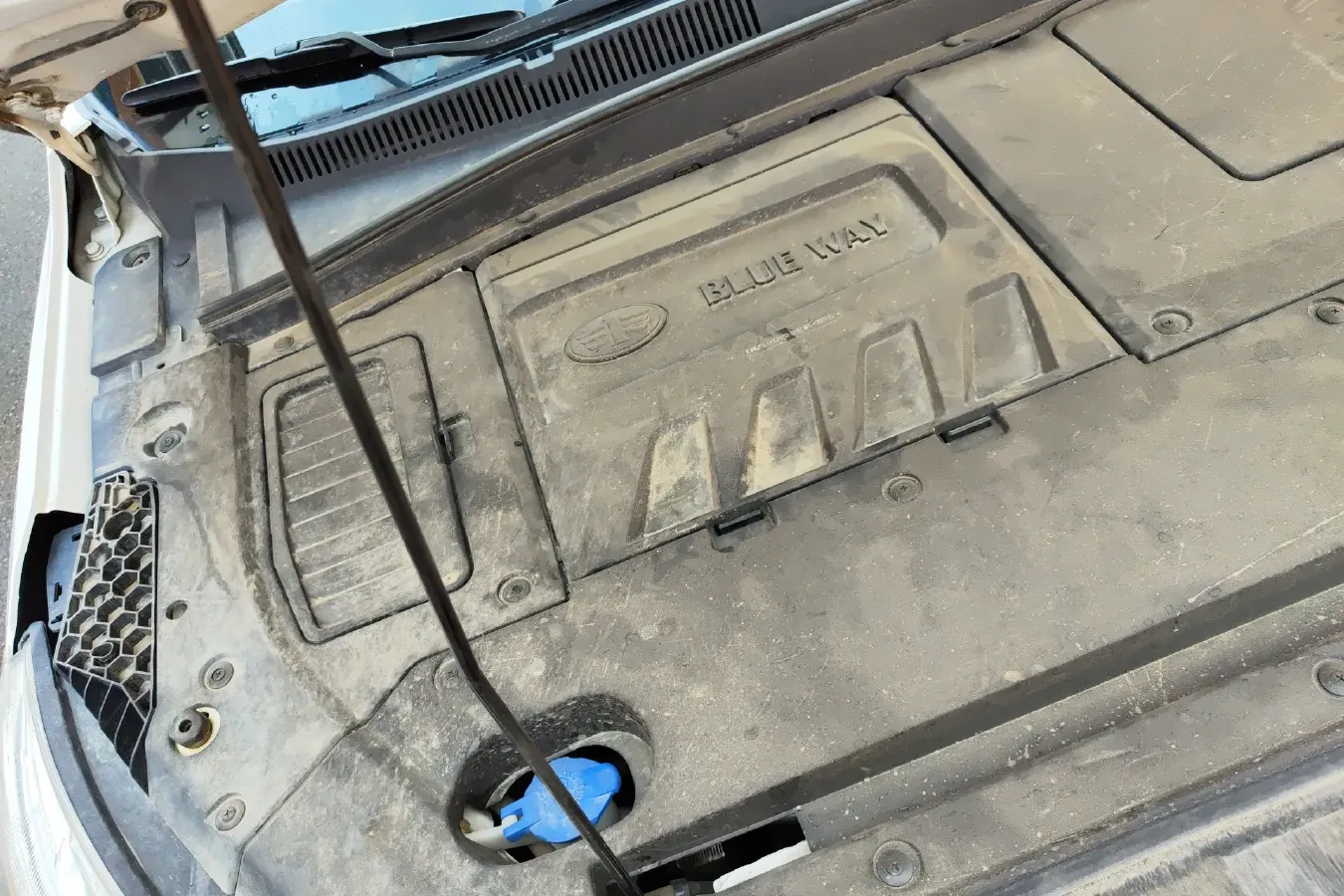 2018 FAW Senia R9 1.2T 143HP L4 5MT,autocango,china used car exporter,china ev exporter,chinese used car exporter,chinese used ev exporter