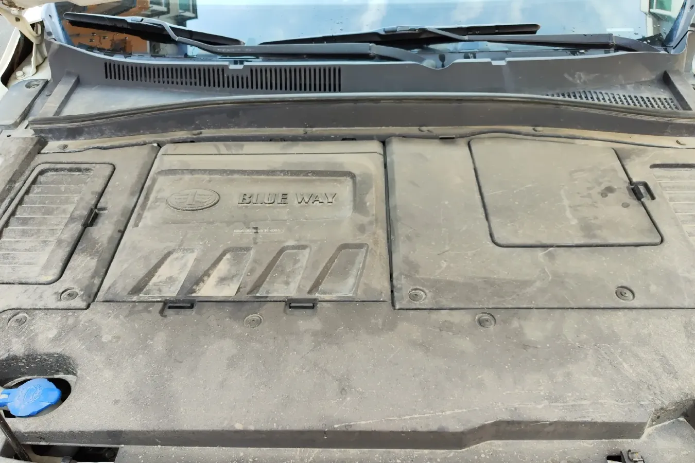 2018 FAW Senia R9 1.2T 143HP L4 5MT,autocango,china used car exporter,china ev exporter,chinese used car exporter,chinese used ev exporter