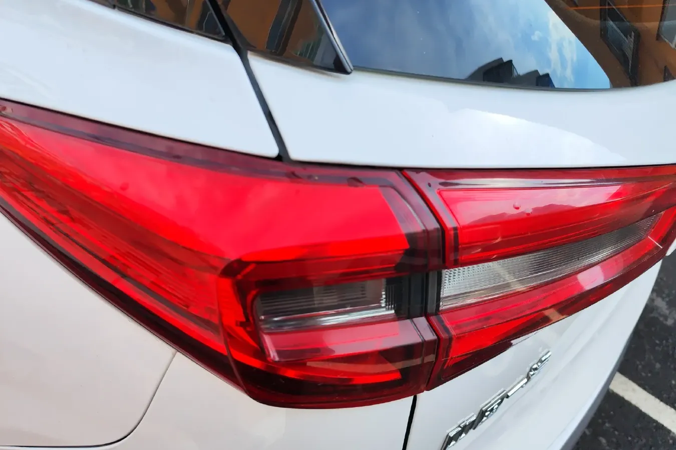 2018 FAW Senia R9 1.2T 143HP L4 5MT,autocango,china used car exporter,china ev exporter,chinese used car exporter,chinese used ev exporter