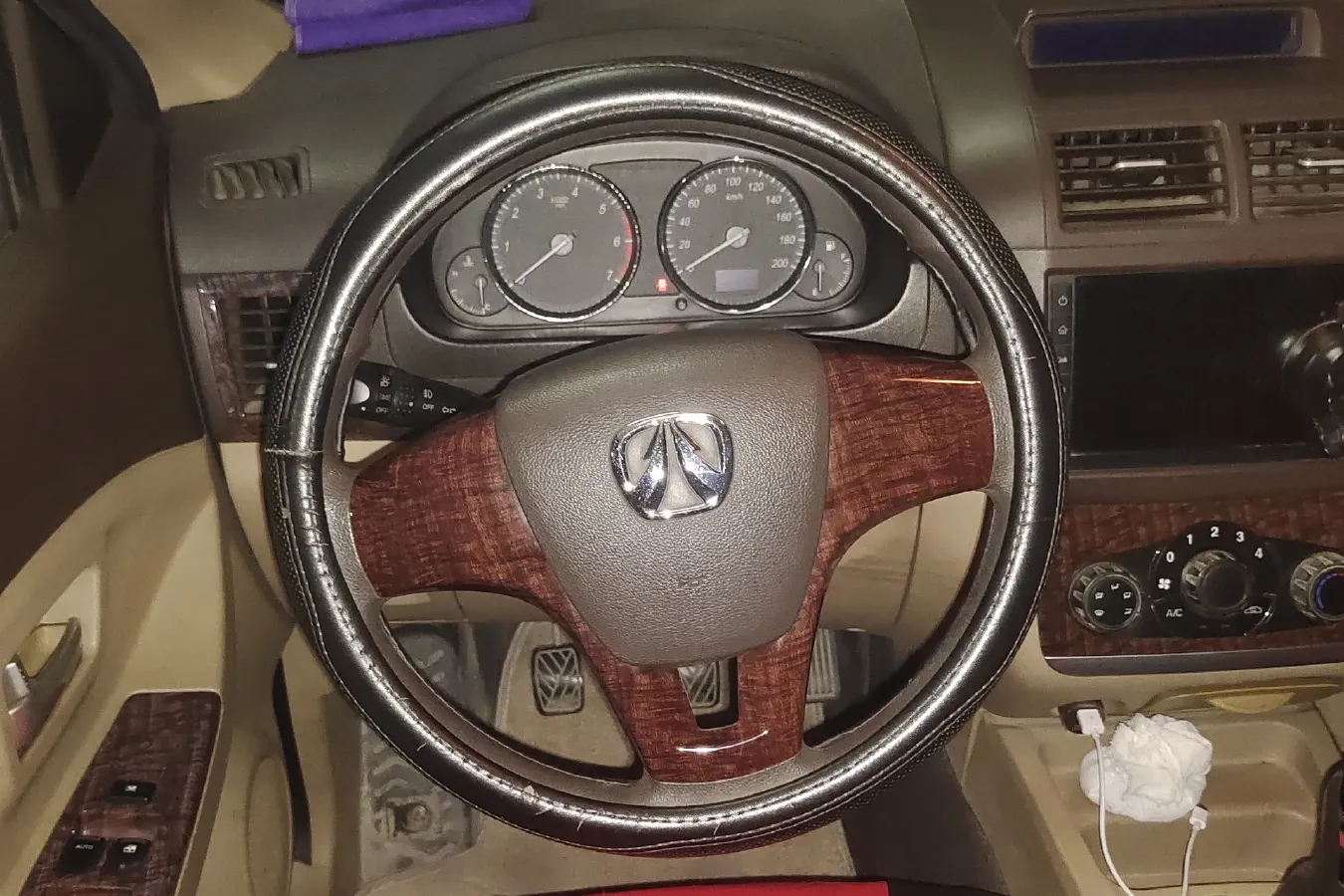 2015 BAIC WeiWang M30 1.5L 116HP L4 5MT,autocango,china used car exporter,china ev exporter,chinese used car exporter,chinese used ev exporter