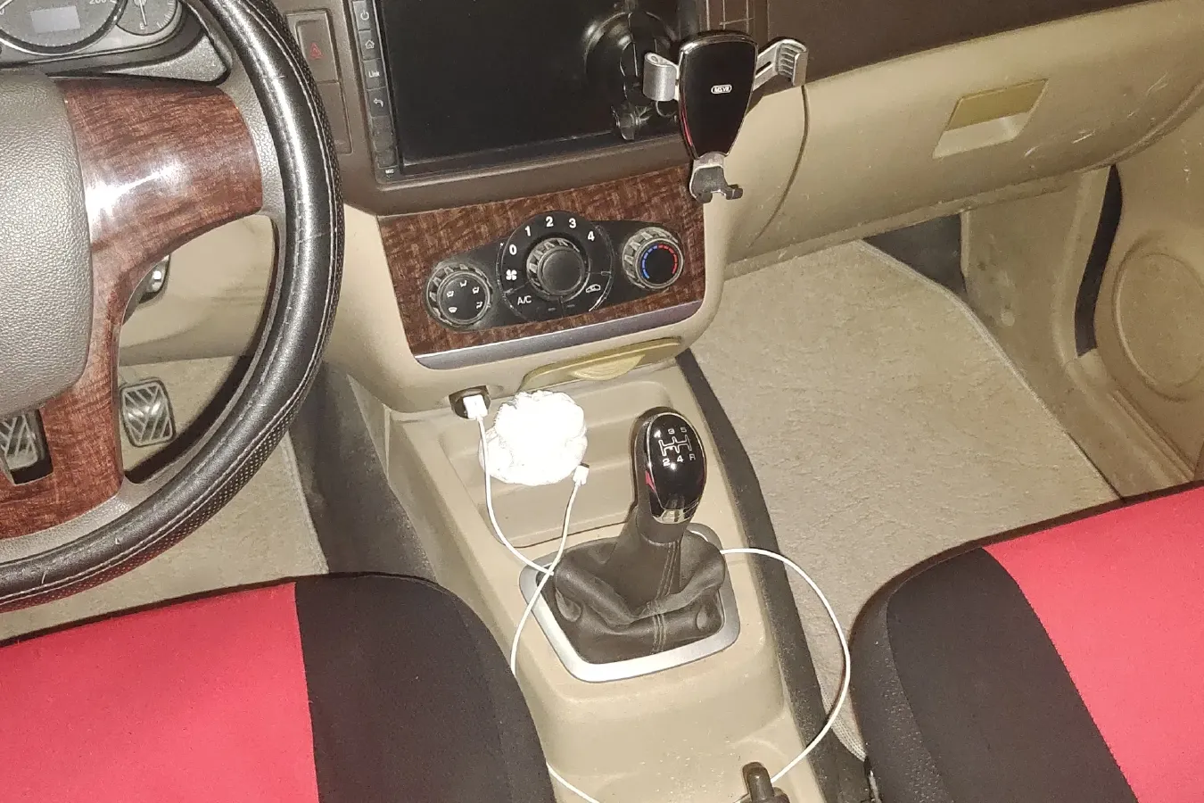 2015 BAIC WeiWang M30 1.5L 116HP L4 5MT,autocango,china used car exporter,china ev exporter,chinese used car exporter,chinese used ev exporter