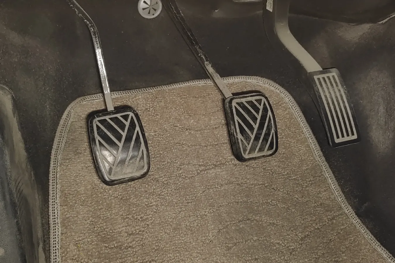 2015 BAIC WeiWang M30 1.5L 116HP L4 5MT,autocango,china used car exporter,china ev exporter,chinese used car exporter,chinese used ev exporter