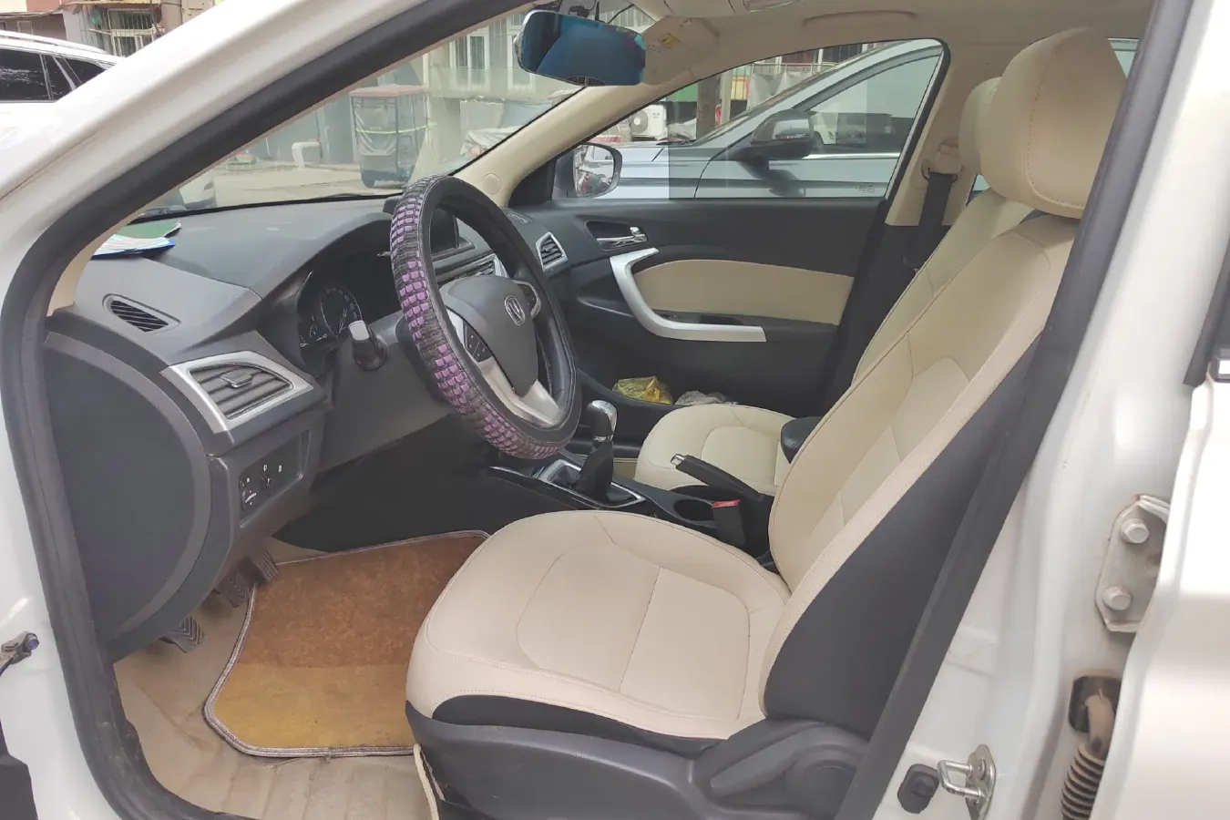 2015 ChangAn Alsvin V7 1.6L 124HP L4 5MT,autocango,china used car exporter,china ev exporter,chinese used car exporter,chinese used ev exporter