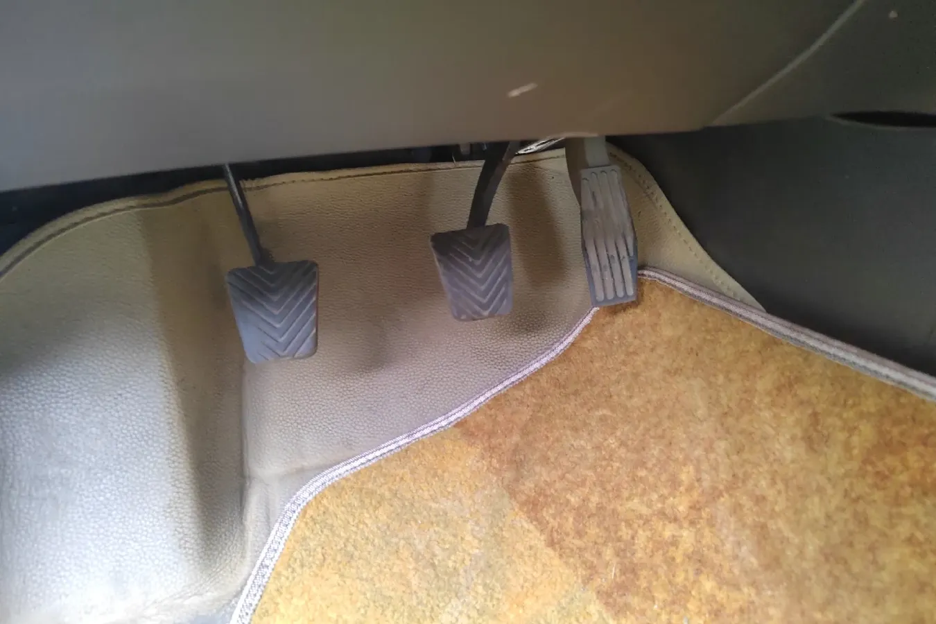 2015 ChangAn Alsvin V7 1.6L 124HP L4 5MT,autocango,china used car exporter,china ev exporter,chinese used car exporter,chinese used ev exporter