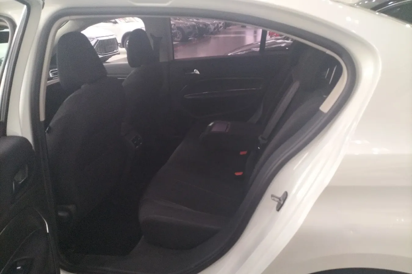 2015 Peugeot 408 1.2T 136HP L3 6AT,autocango,china used car exporter,china ev exporter,chinese used car exporter,chinese used ev exporter