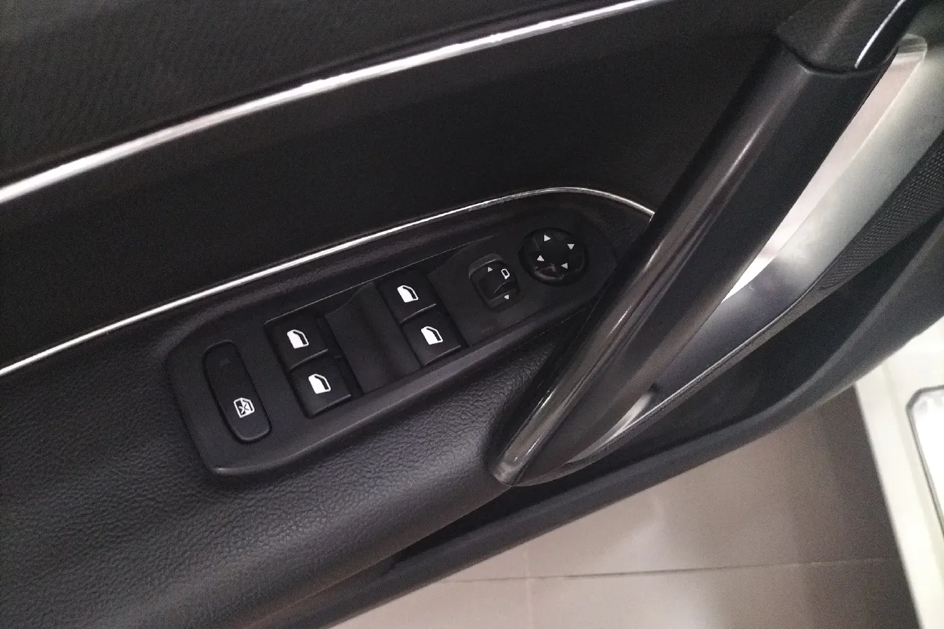 2015 Peugeot 408 1.2T 136HP L3 6AT,autocango,china used car exporter,china ev exporter,chinese used car exporter,chinese used ev exporter