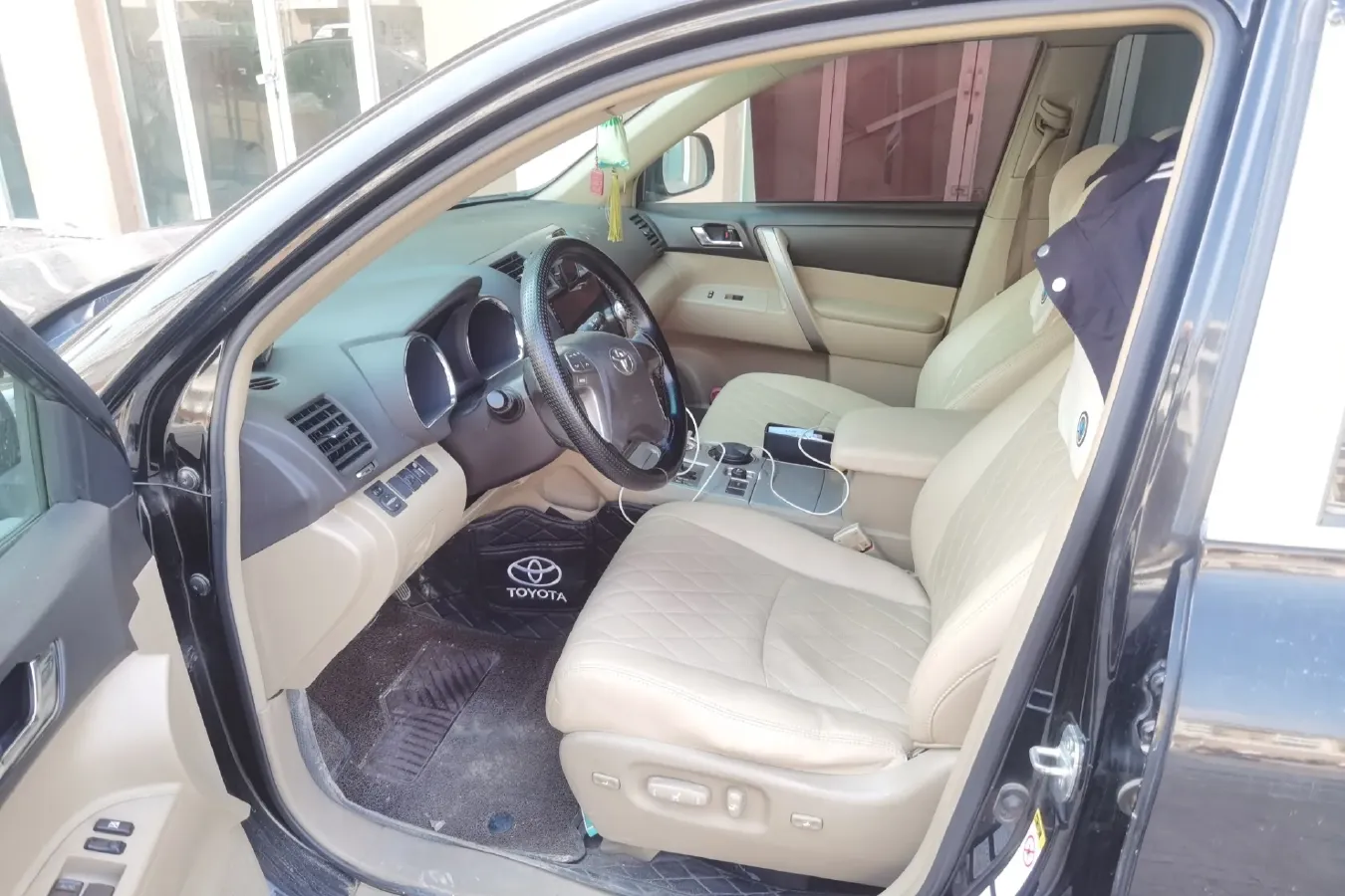 2009 Toyota Highlander 2.7L 190HP L4 6AT,autocango,china used car exporter,china ev exporter,chinese used car exporter,chinese used ev exporter