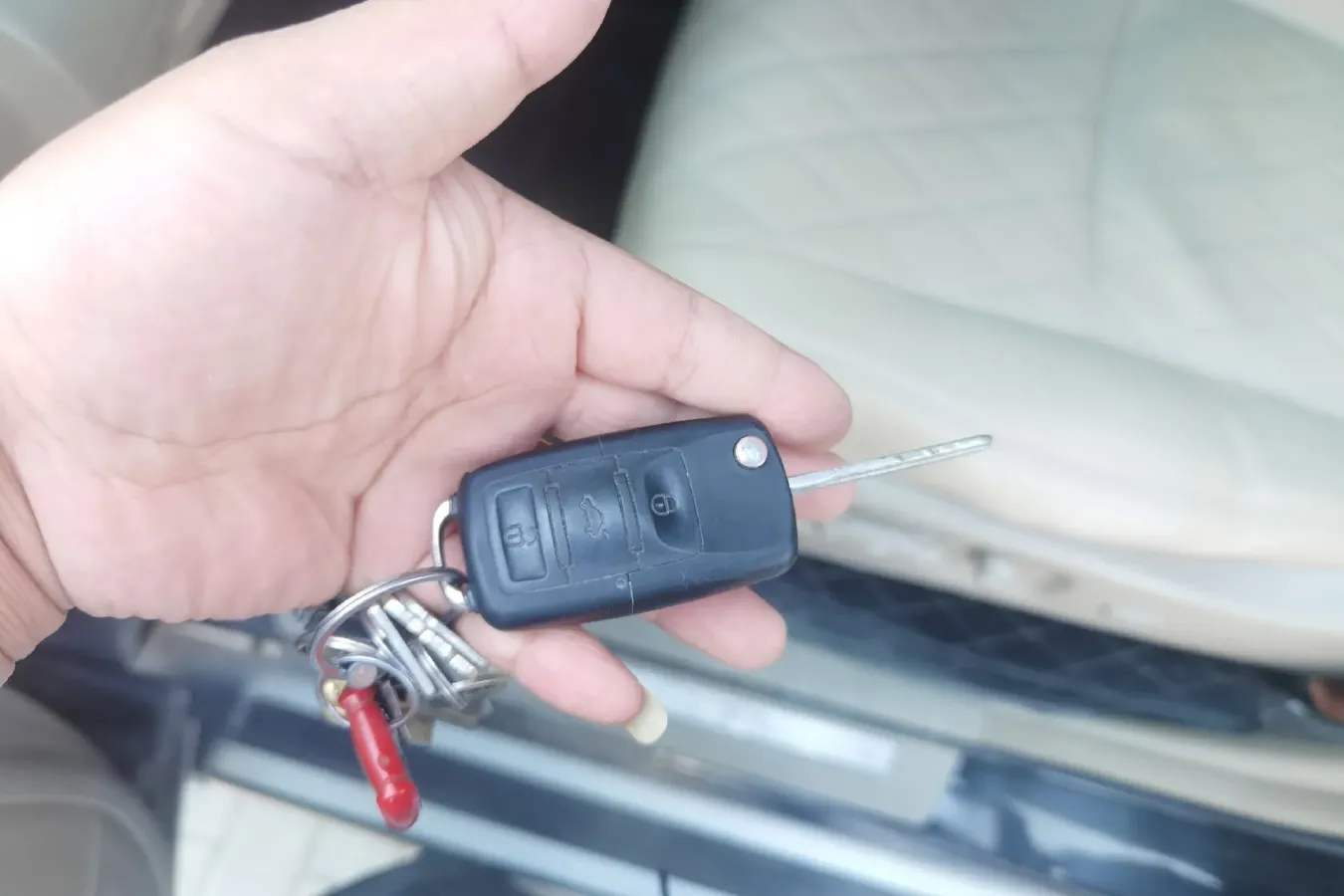 2009 Toyota Highlander 2.7L 190HP L4 6AT,autocango,china used car exporter,china ev exporter,chinese used car exporter,chinese used ev exporter