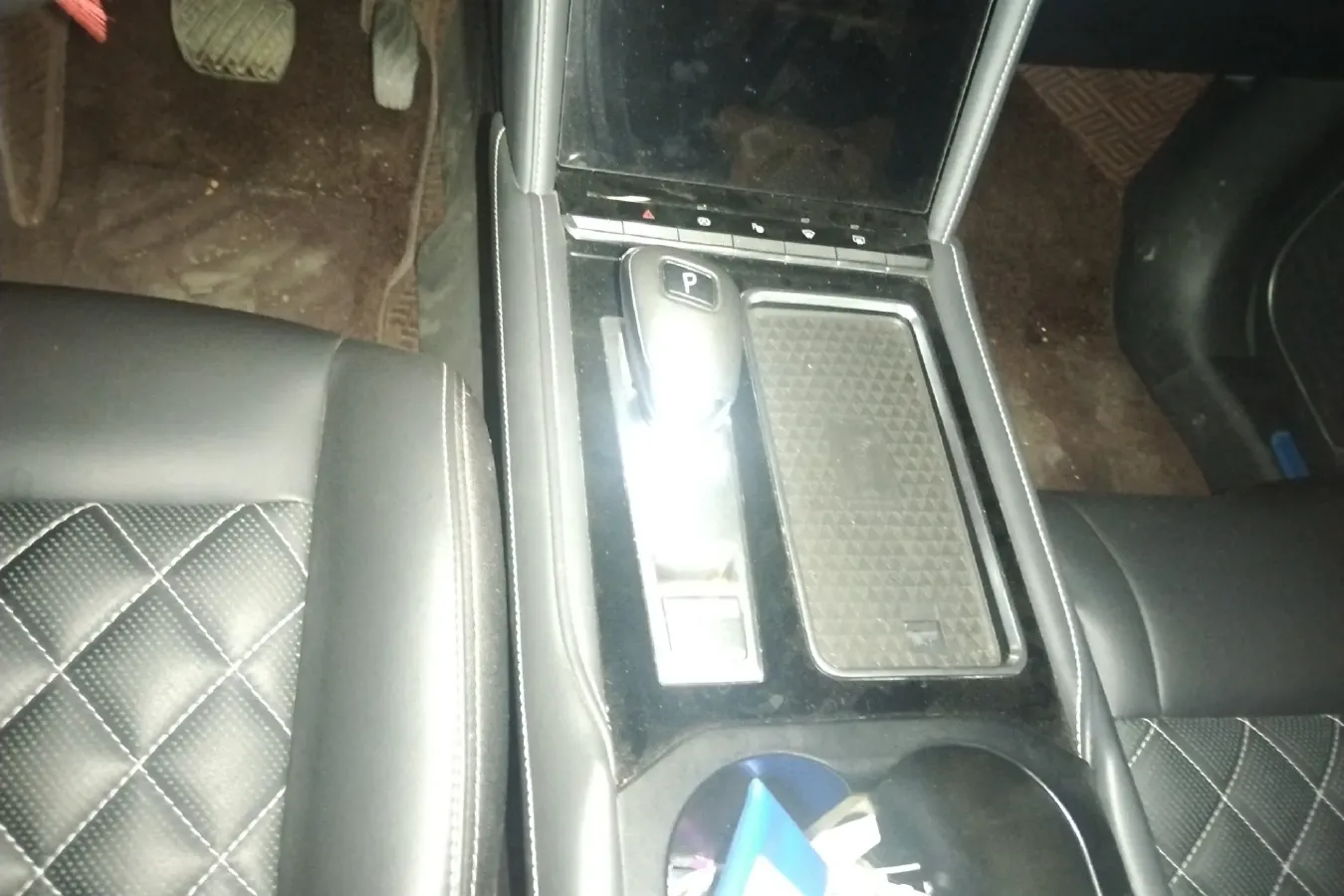 2020 Venucia Star 1.5T 190HP L4 7DCT,autocango,china used car exporter,china ev exporter,chinese used car exporter,chinese used ev exporter