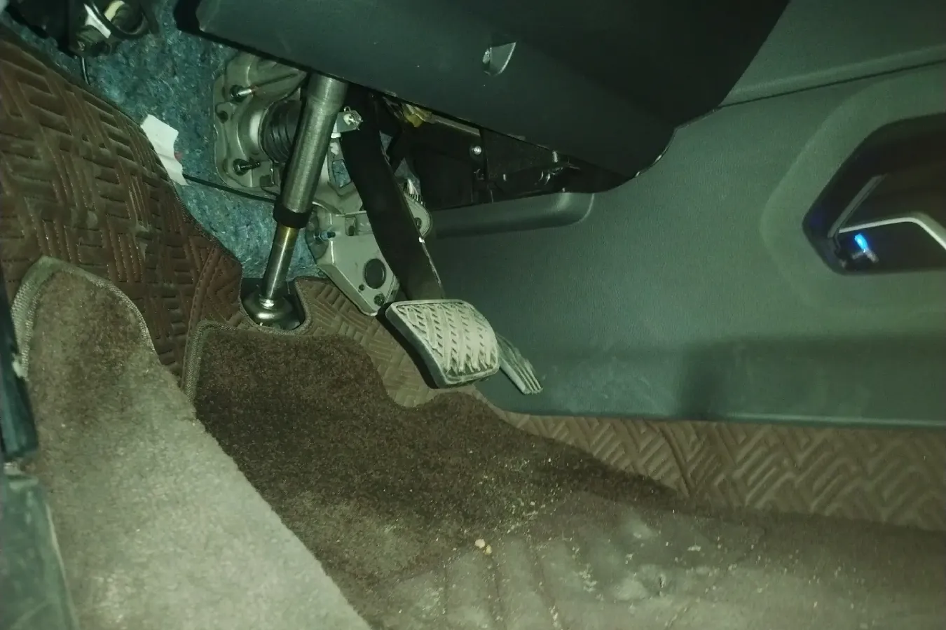 2020 Venucia Star 1.5T 190HP L4 7DCT,autocango,china used car exporter,china ev exporter,chinese used car exporter,chinese used ev exporter