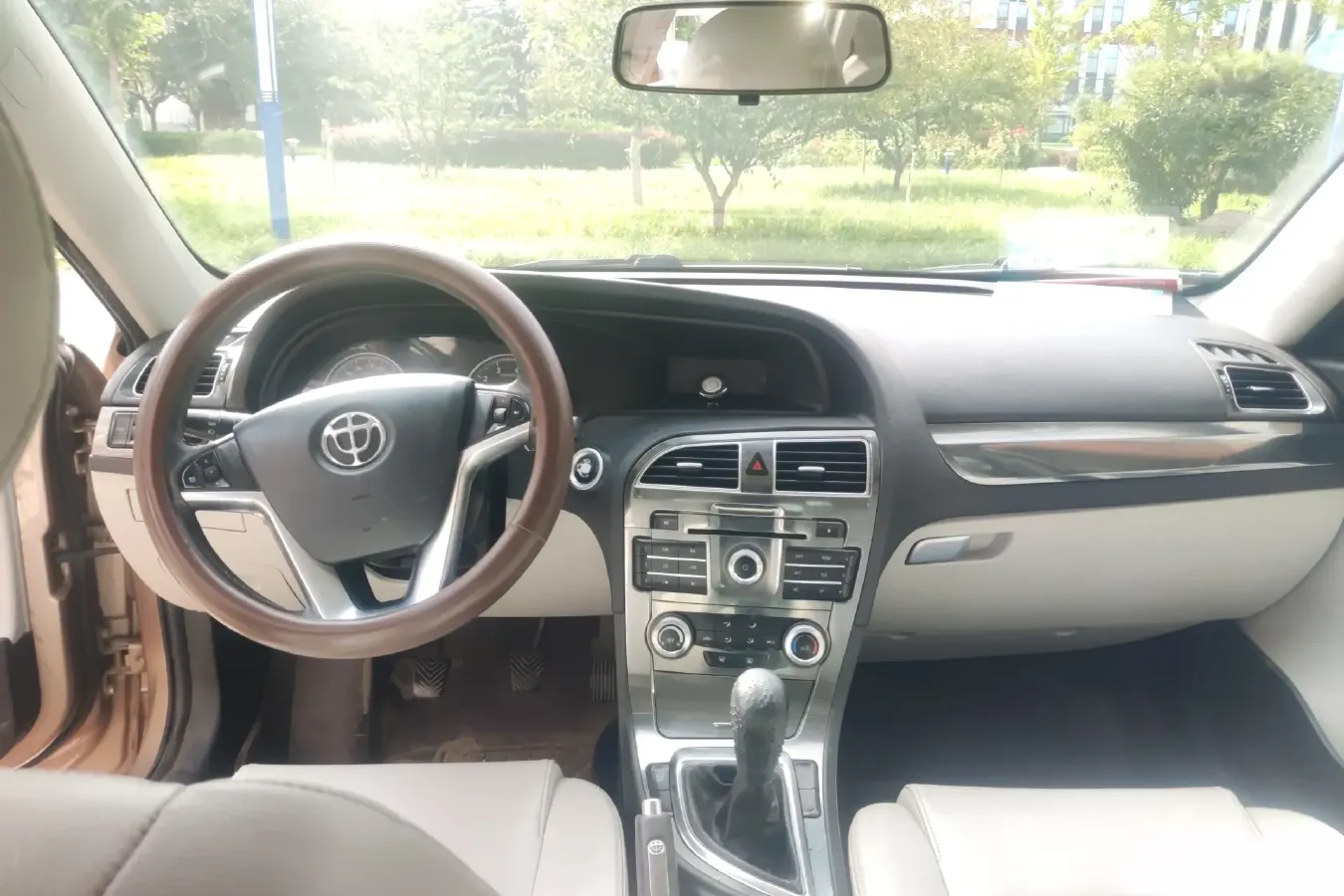 2011 Brilliance Auto H530 1.6L 118HP L4 5MT,autocango,china used car exporter,china ev exporter,chinese used car exporter,chinese used ev exporter