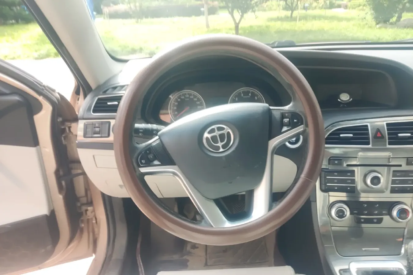 2011 Brilliance Auto H530 1.6L 118HP L4 5MT,autocango,china used car exporter,china ev exporter,chinese used car exporter,chinese used ev exporter