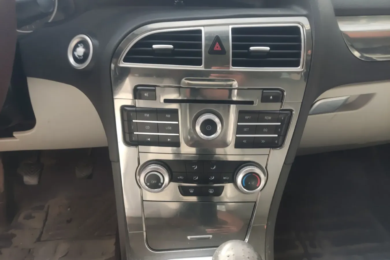 2011 Brilliance Auto H530 1.6L 118HP L4 5MT,autocango,china used car exporter,china ev exporter,chinese used car exporter,chinese used ev exporter