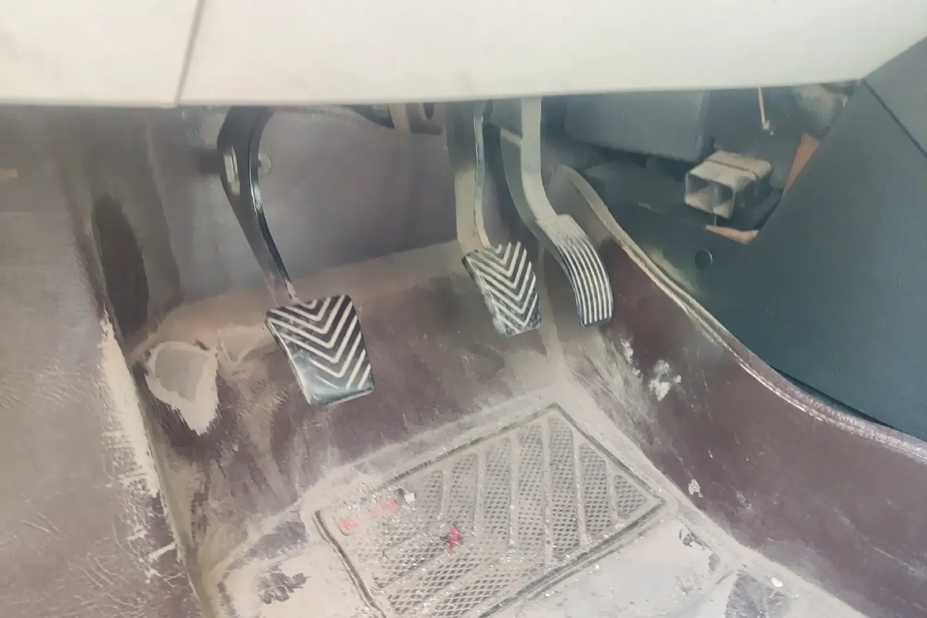 2011 Brilliance Auto H530 1.6L 118HP L4 5MT,autocango,china used car exporter,china ev exporter,chinese used car exporter,chinese used ev exporter