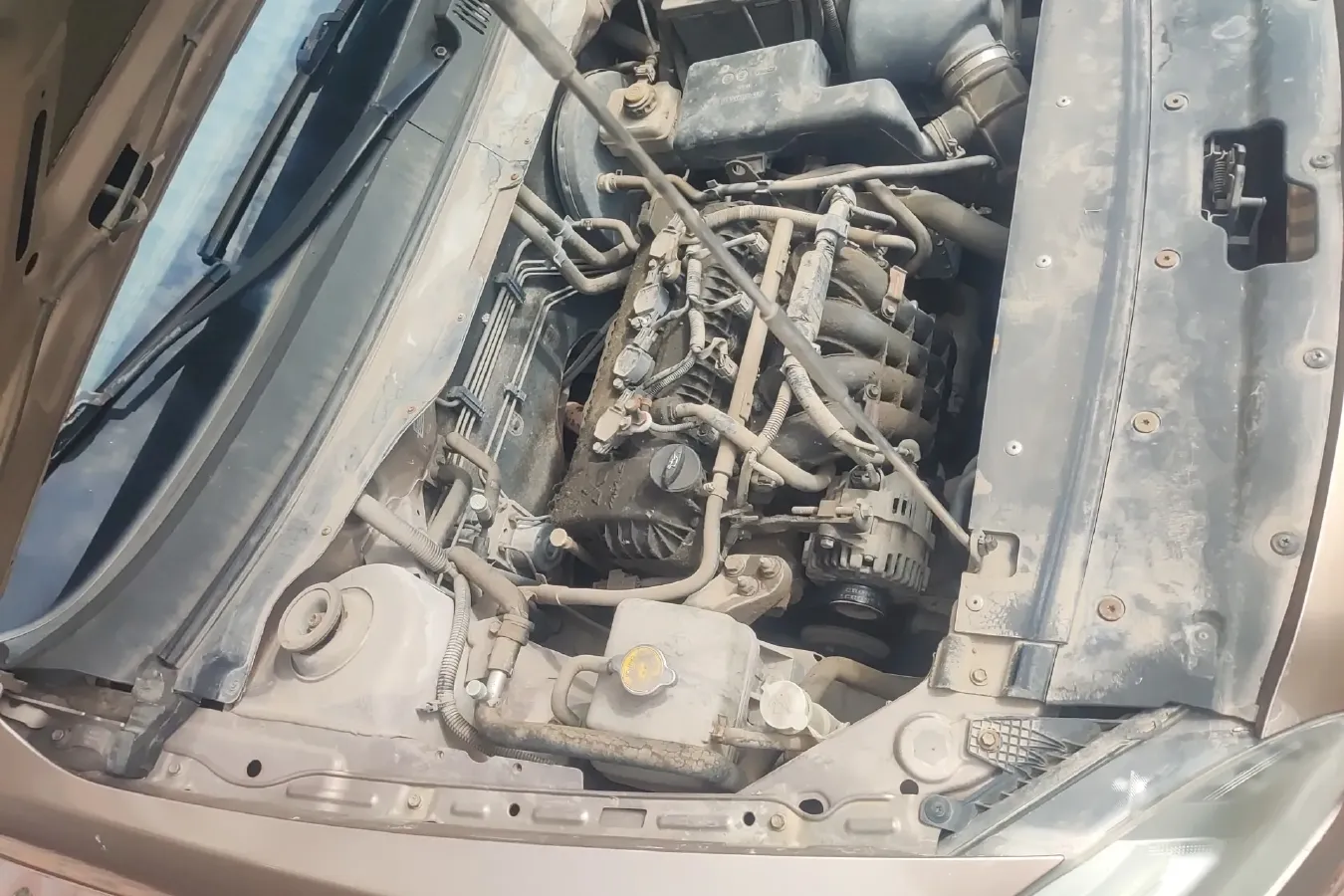 2011 Brilliance Auto H530 1.6L 118HP L4 5MT,autocango,china used car exporter,china ev exporter,chinese used car exporter,chinese used ev exporter