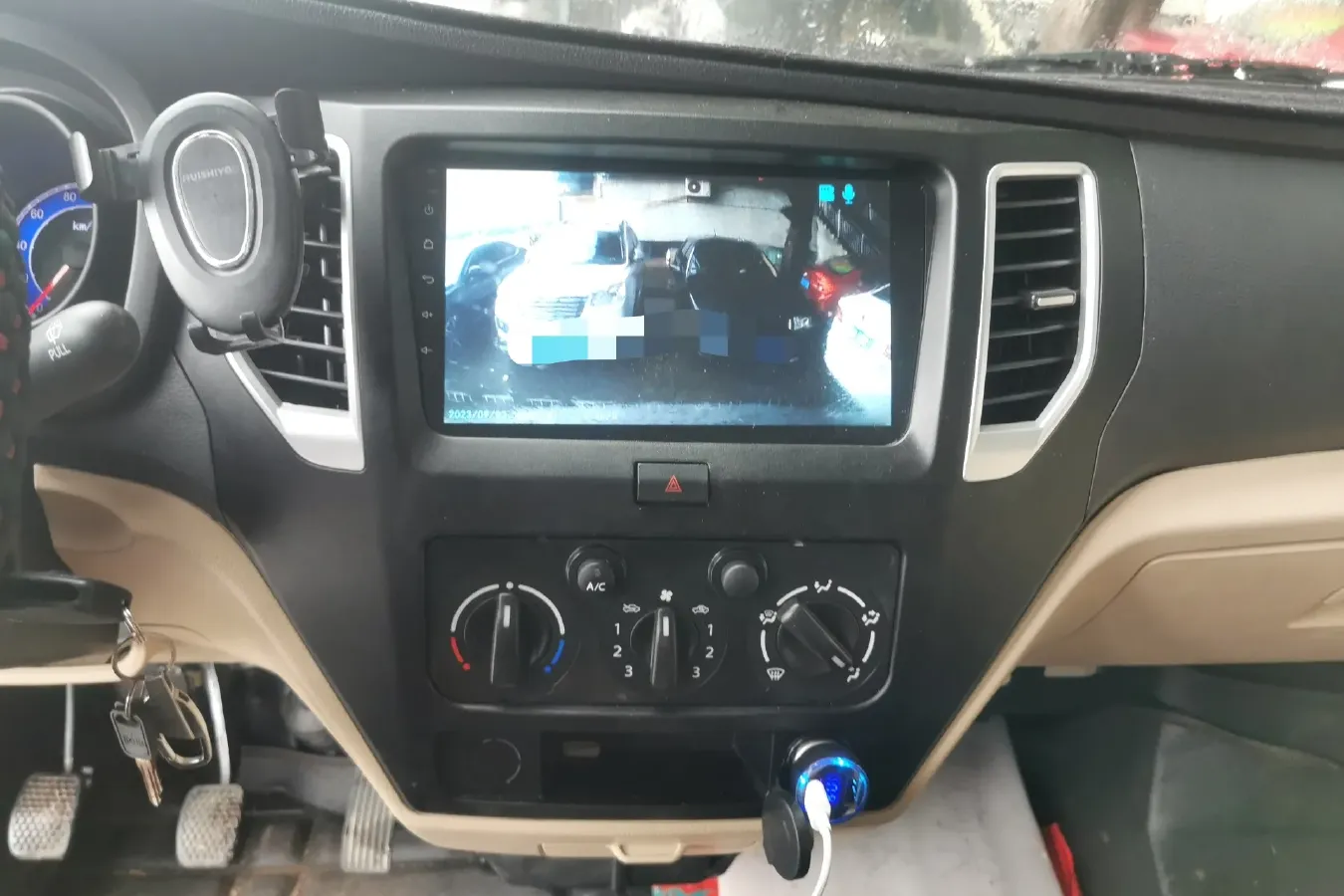 2021 ChangAn KuaYue New Leopard T3 1.6L 122HP L4 5MT,autocango,china used car exporter,china ev exporter,chinese used car exporter,chinese used ev exporter