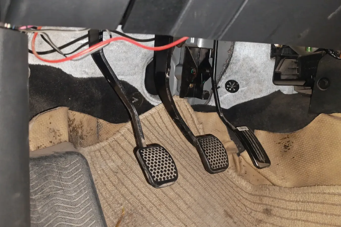 2014 DongFeng Fengon Fengon 330 1.5L 116HP L4 5MT,autocango,china used car exporter,china ev exporter,chinese used car exporter,chinese used ev exporter