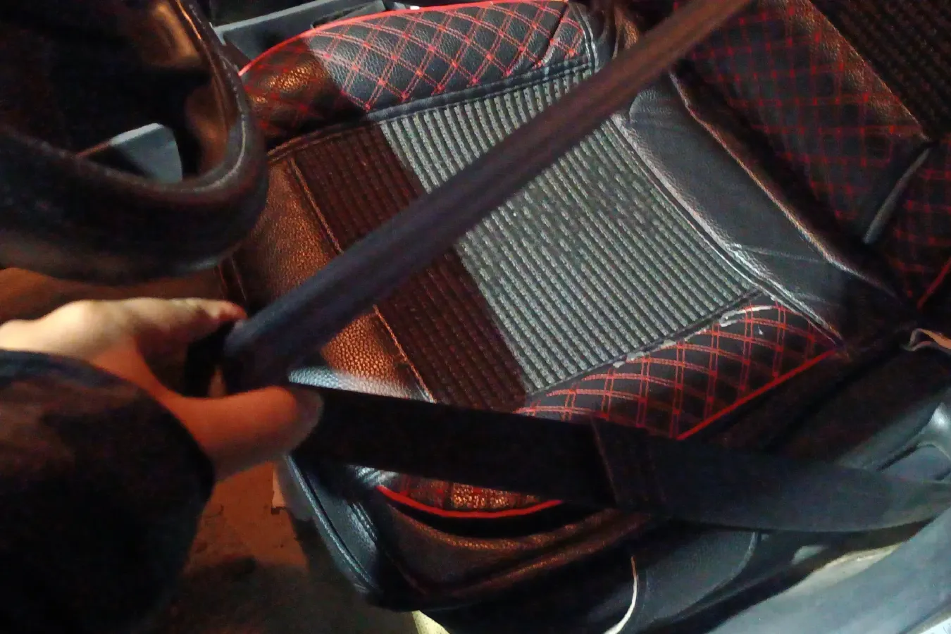 2014 DongFeng Fengon Fengon 330 1.5L 116HP L4 5MT,autocango,china used car exporter,china ev exporter,chinese used car exporter,chinese used ev exporter