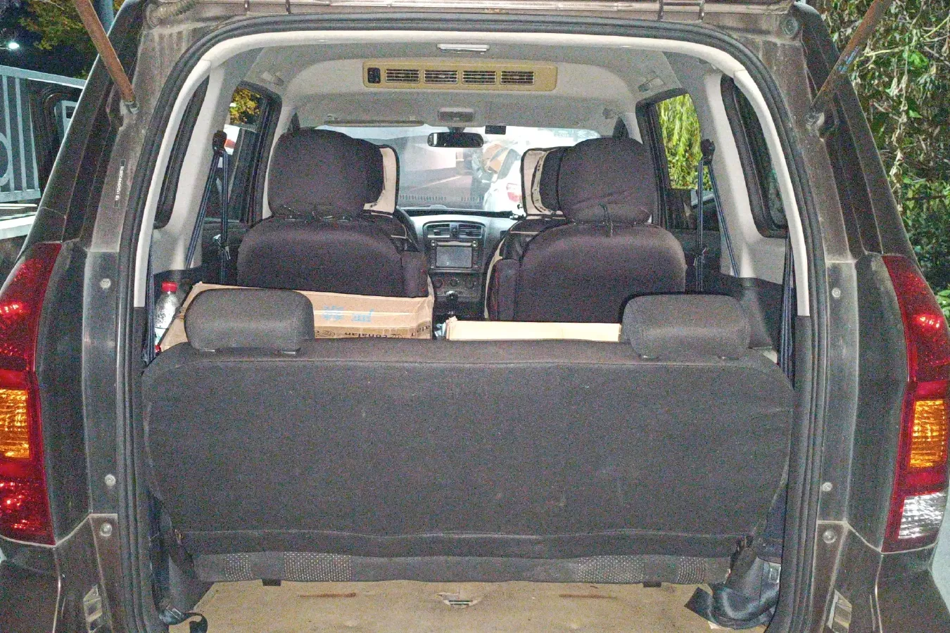 2014 DongFeng Fengon Fengon 330 1.5L 116HP L4 5MT,autocango,china used car exporter,china ev exporter,chinese used car exporter,chinese used ev exporter